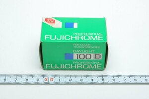 ※【新品未開封・期限切】 36枚撮 35mm 35ミリ FUJIFILM FUJICHROME 富士フィルム フジクローム 100D カラーリバーサルフィルム 箱付 c0145