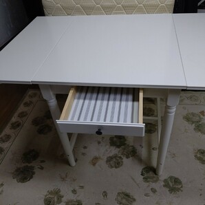 IKEA ダイニングテーブル/折り畳みテーブル 2~4人 引出し付き ホワイト/横幅約69.5cmと約96.5cmと約123cm奥行約78cm高さ約75.5cm/中古品の画像5