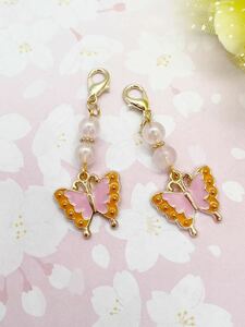 No.4-3 ☆残り1セット☆可愛い♪蝶々のチャーム☆ ペアセット ＃マスクチャーム ピアス イヤリング アクセサリー