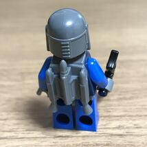 LEGO レゴ ミニフィグ STARWARS スターウォーズ マンダロリアン クローン・ウォーズ ヘルメット ジェットパック 銃_画像2