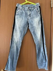 【DENIM DUNGAREE】黒ラインデニムパンツ　size140 綿100%