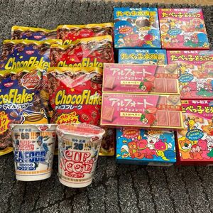 お菓子&カップヌードル詰め合わせ(´∀｀=)