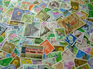 ●普通切手が中心の 日本使用済切手 オフペーパーが400グラム。