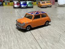 トミカ ミニクーパーMINI COOPER モーリス 中国製 オレンジ イギリス F-8 1/50 1979 TOMY ローバーミニ ミニ ミニミニ大作戦_画像1