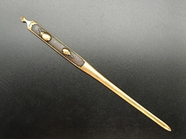 日本刀装具　笄　なすの図　細工　金工品　銅製　刀剣美術
