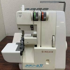 304 SINGER シンガー ロックミシン K831 かがり～な31 ハンドクラフト 動作未確認 ジャンク扱いの画像1