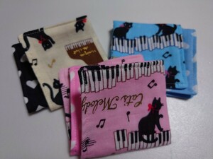 入園入園準備 ハンドメイド 4重ガーゼハンカチ色違い3枚 17x17cm可愛い猫ピアノ音符柄 白ピンク水色 ハート柄 名前が書けるテープ付き