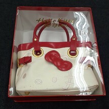 未使用 HELLO KITTY ハローキティ30周年 ハンドバッグ かばん シミあり 箱付き　だ_画像1