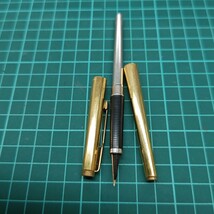 【ジャンク品】万年筆2本まとめて ヴィンテージ PARKER パーカー インシグニア 両面筆記 X/M / PELIKAN ペリカン MK20　だ_画像4