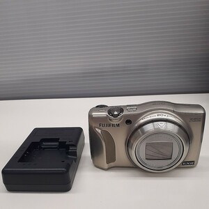 【ジャンク品】FUJIFILM フジフィルム コンパクトデジタルカメラ FinePix F770EXR 充電器付き　み