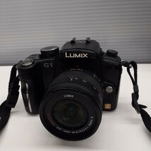 ジャンク Panasonic パナソニック LUMIX DMC-G1 レンズ G VARIO 1:3.5-5.6/14-45 ミラーレス一眼レフカメラ 充電器 箱説明書等付き み_画像2