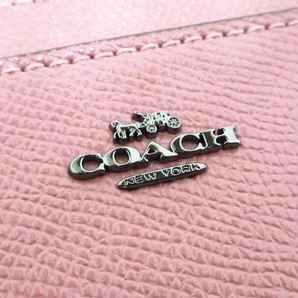 コーチ COACH コインケース 76539 - レザー ピンクベージュ パスケース、チェーン付き 美品 財布の画像4