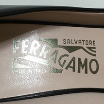 サルバトーレフェラガモ SalvatoreFerragamo パンプス 6 1/2C - レザー 黒 レディース ヴァラ/オープントゥ 靴_画像5