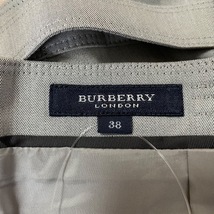 バーバリーロンドン Burberry LONDON スカート サイズ38 L - 綿、ポリエステル グレー レディース ひざ丈/ベルト付き 美品 ボトムス_画像3