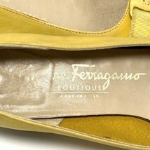 サルバトーレフェラガモ SalvatoreFerragamo パンプス 4 1/2 C - ヌバック イエロー×ゴールド レディース リボン/ヴァラ 靴_画像5