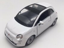 1台売り　ホワイト 1/28 フィアット500　2007年 ミニカー FIAT プルバック ダイキャストボディ_画像1