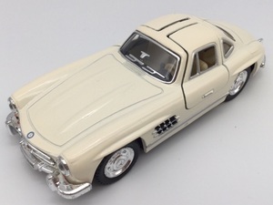 1台売り オフホワイト 1/36　1954 メルセデス ベンツ 300SL ミニカー　BENZ 名車　ヴィンテージ　レトロ　クラシック