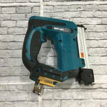 【中古品】☆マキタ(makita) コードレスタッカ ST420DZK_画像2