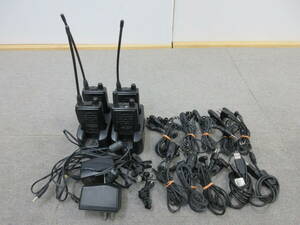 M【3-26】□13 ALINCO アルインコ ハンディトランシーバー 無線機 DJ-R100D 4点 充電器・イヤホンマイク(EME-34A)付き ジャンク品
