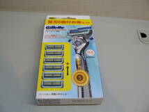 30321●Gillette　スキンガード　敏感肌向け　電動タイプ　ホルダー＆替刃6個付お得セット　未開封未使用品_画像7