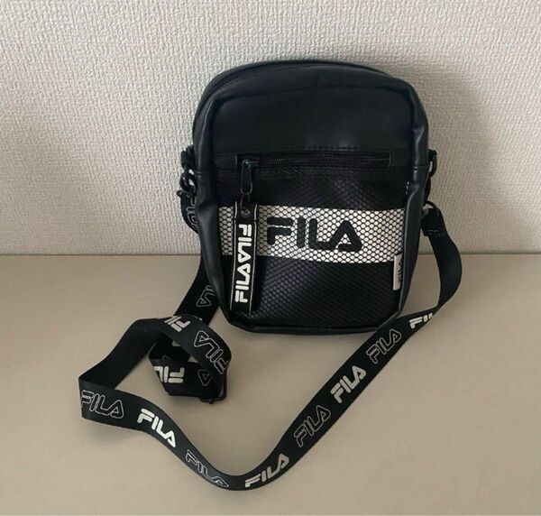 FILA ショルダーバッグ 黒