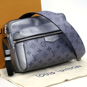 【極美品】 ルイヴィトン Louis Vuitton タイガラマ アウトドア メッセンジャー シルバー系 ショルダーバッグ メンズ 定価約32万 2055