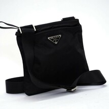 【使用わずか 極美品】 プラダ PRADA ナイロン ショルダーバッグ ブラック系 ショルダーバッグ 斜め掛け メンズ レディース 1円 2079_画像1