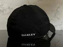 【未使用品】50F★OAKLEY オークリー キャップ 帽子 CAP 上品で高級感のあるブラックの伸縮素材にメタル製ロゴ♪《伸縮前57㎝～60㎝位迄》_画像5