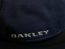 【未使用品】48F 上品★OAKLEY オークリー キャップ 帽子 CAP 上品で高級感のあるネイビーの伸縮素材にグレーロゴ《伸縮前58㎝-61㎝位迄》_画像7