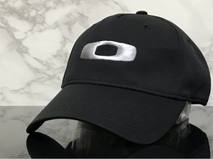 【未使用品】59E 上品★OAKLEY オークリー キャップ 帽子 CAP 上品で高級感のあるブラックの伸縮素材に刺繍ロゴ♪《伸縮前57㎝-61㎝位迄》