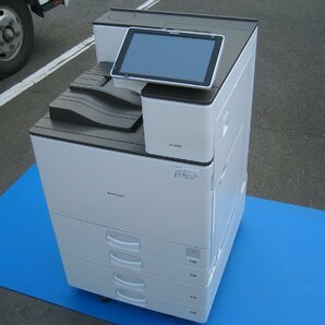 RICOH◎A3モノクロレーザープリンター◎SP8400◎印刷総枚数少 2枚◎カセット数 4段◎現状渡し K2654の画像1