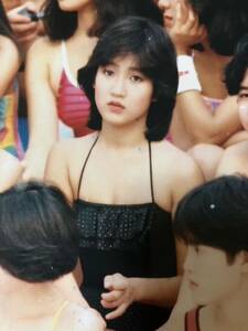 【レア】岡田有希子　写真　黒水着　水泳大会　80年代アイドル