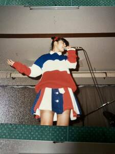 【2枚セット】芳本美代子　写真2枚(当時物) 太股　際どい　下から　80年代アイドル