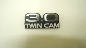 ８代目クラウン用車両販売当時の純正リア3.0TWINCAM　エンブレム