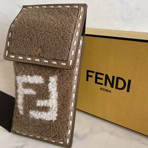 【超美品】FENDI フェンディ　スマホケース　スマホホルダー　7AS047