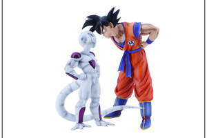 ■ ドラゴンボール ☆【孫悟空 VS フリーザ】■ 約23cm 0.6kg 海外限定 漫画風 箱なし