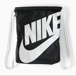 新品未使用　NIKE ヘリテージ　ジムサック