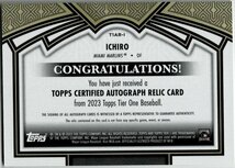 MLB☆イチロー 23 Topps Tier One 30枚限定起筆サインジャージカード_画像2