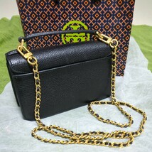 中古● TORY BURCH ●トリーバーチ ● チェーンショルダー ポーチ 財布 バッグ ブラック&ゴールド系 レザー チェーン_画像3