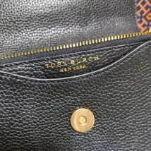 中古● TORY BURCH ●トリーバーチ ● チェーンショルダー ポーチ 財布 バッグ ブラック&ゴールド系 レザー チェーン_画像4