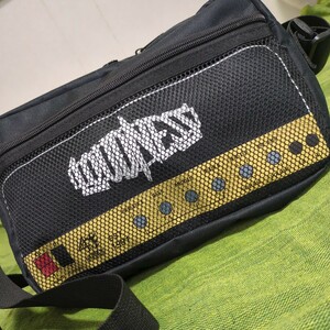 公式グッズ●LOUDNESS ショルダーバック ● ラウドネス ● Marshall モチーフ Marshall風デザイン 未使用 ショルダーポーチ