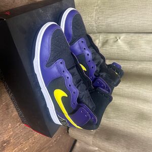 NIKEダンクハイレイカーズカラー