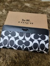 【1スタ】C-389 新品未使用 COACHアコーディオン ウォレット・シグネチャー キャンバス_画像1