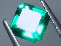 0.89ct 新品・コロンビアカラー合成バイロンエメラルド 超希少入手困難・バイロン社製 _画像4