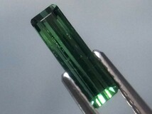 0.64ct 新品・天然グリーントルマリン角カット石 ブラジル産_画像5