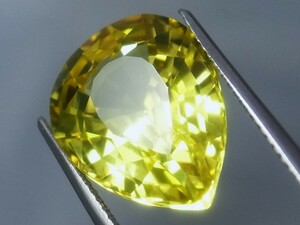 13.17ct 新品・ヘリオドールイエローベリルカラー　変色効果有・希少カラーの合成コランダム