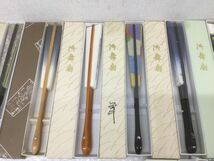 D950-100【箱付き保管品扇子 大量まとめ】扇子 扇 和装小物 舞踊 せんす センス 和風 伝統 日本 土産 記念 縁起物 お寺 神社/t_画像4