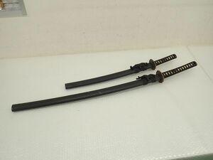 D980-140　摸造刀・日本刀　大小揃い　草花図鍔・龍図刀装具　拵え　美術刀剣　