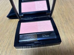 ディオール　ブラッシュ　チーク　　　　　　　　　　821 BEIGE ROSE PINKY BEGE