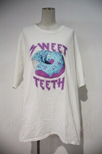 MILKBOY / SWEET TEETH T-shirt XXL white I-24-02-28-054-MB-TO-HD-ZI